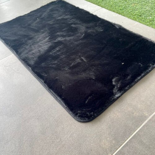 IMG-8626 Rabbit Fur Mat